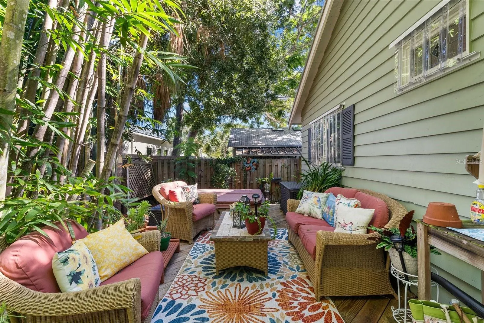 1777 ALTA VISTA ST