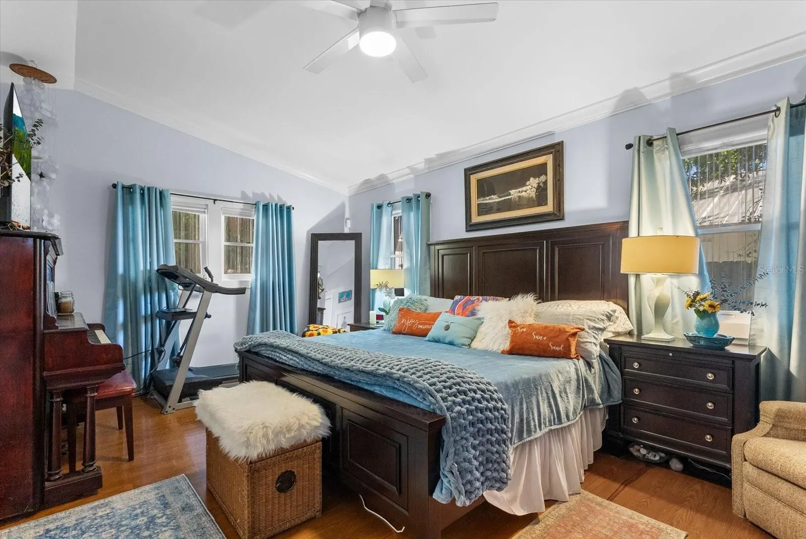 1777 ALTA VISTA ST