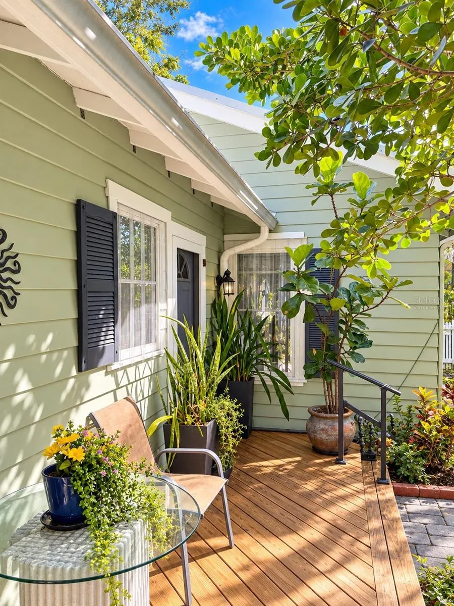 1777 ALTA VISTA ST