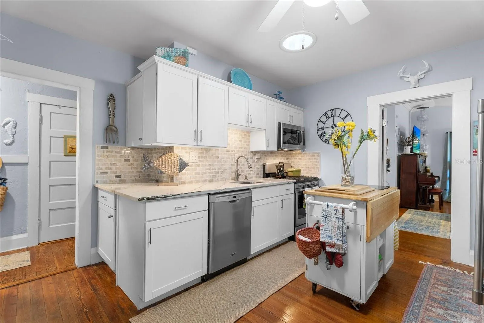 1777 ALTA VISTA ST