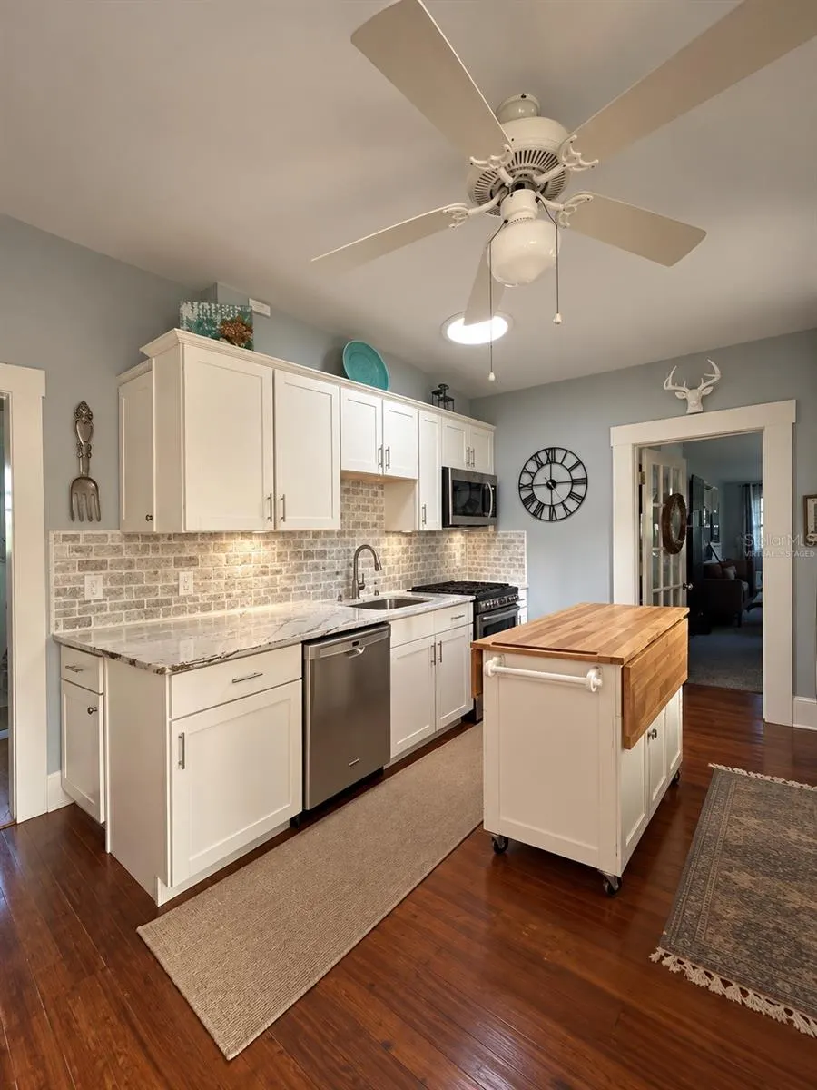 1777 ALTA VISTA ST
