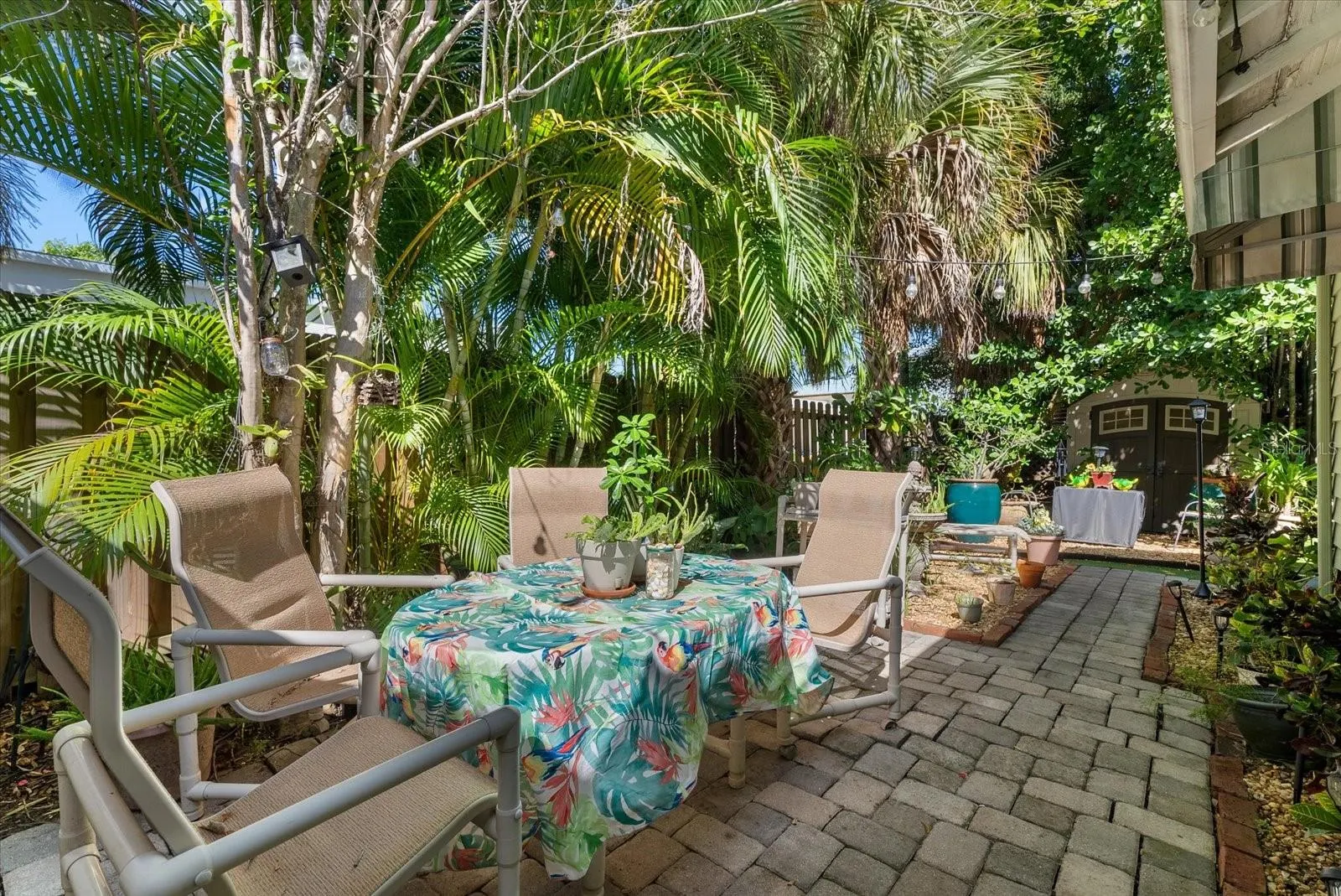 1777 ALTA VISTA ST