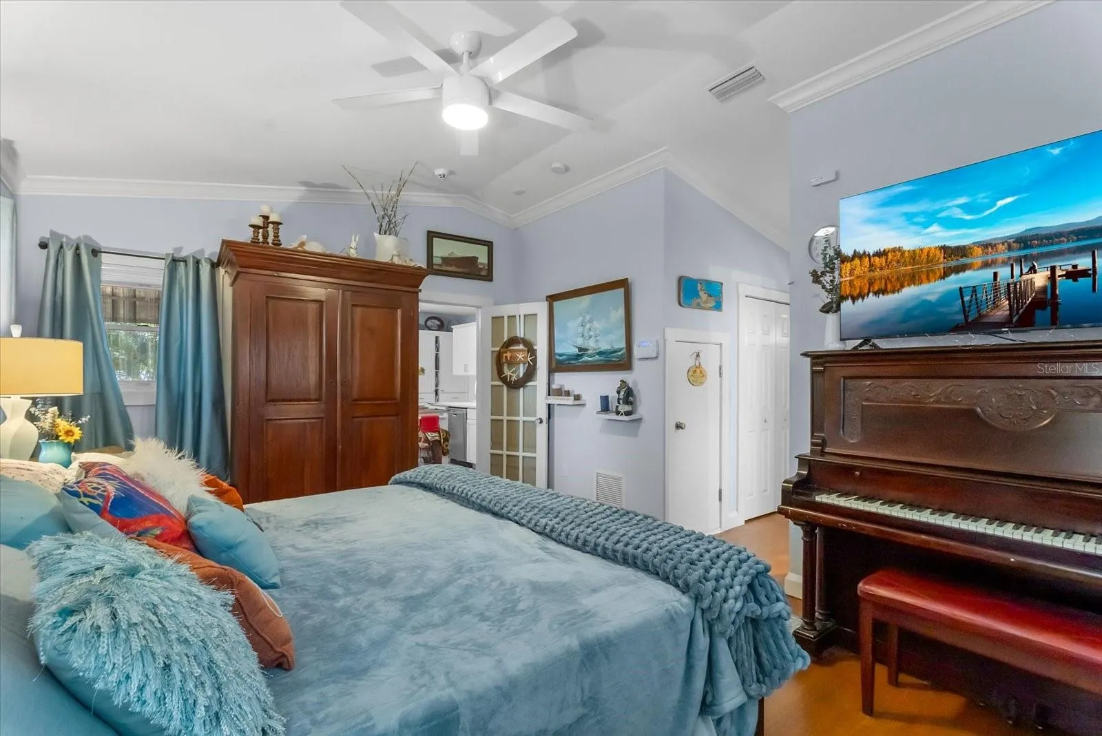 1777 ALTA VISTA ST