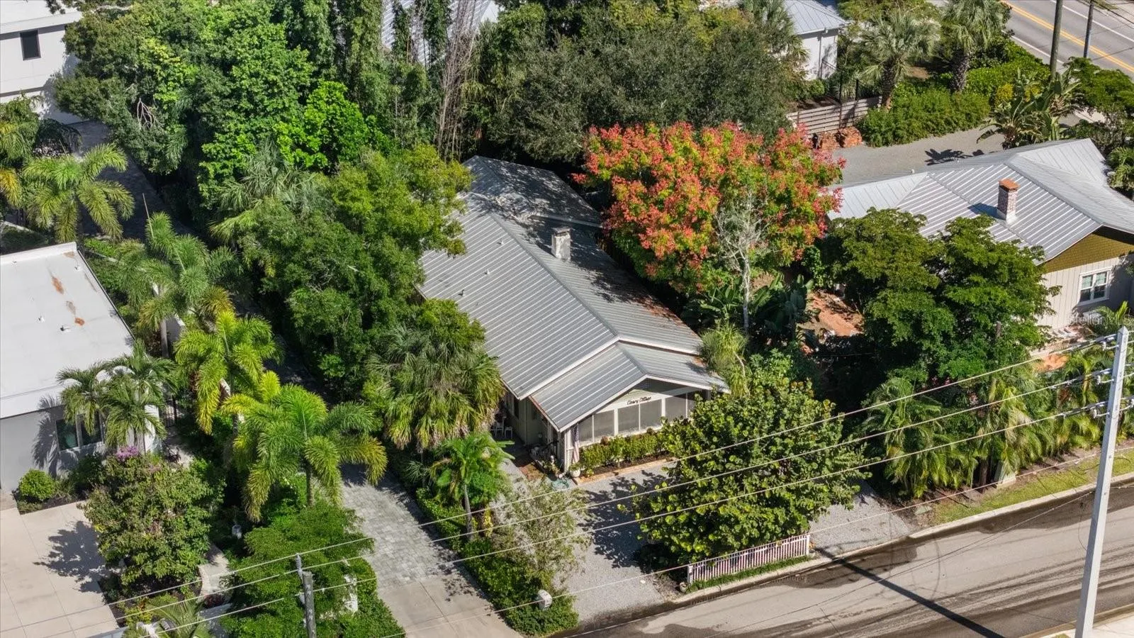 1777 ALTA VISTA ST