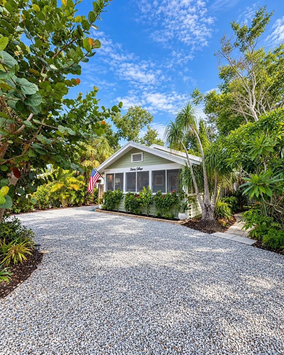 1777 ALTA VISTA ST