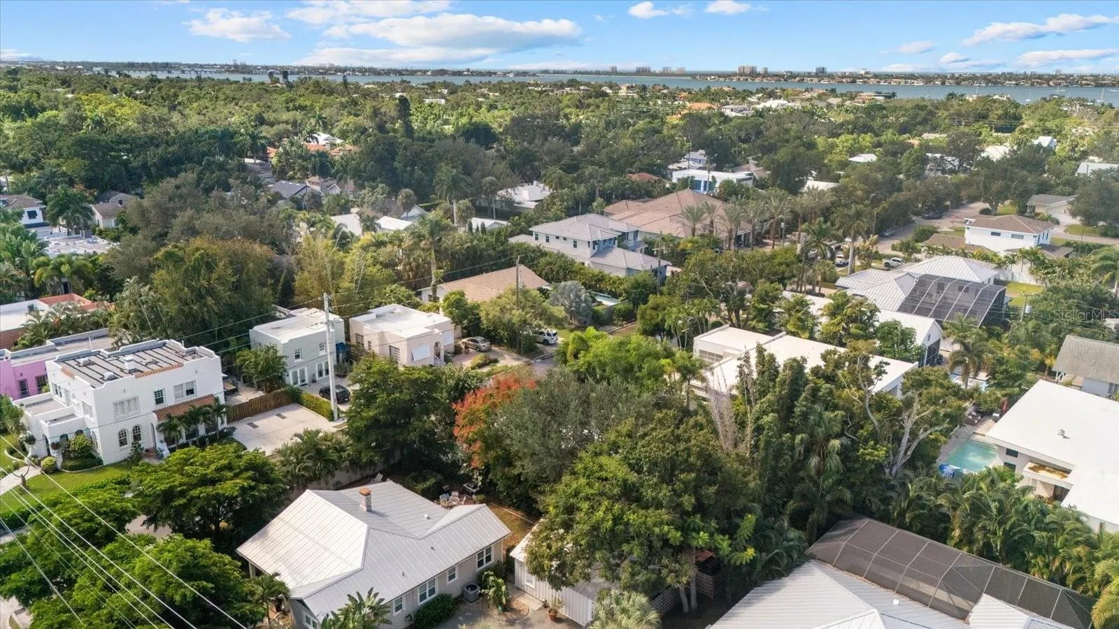 1777 ALTA VISTA ST
