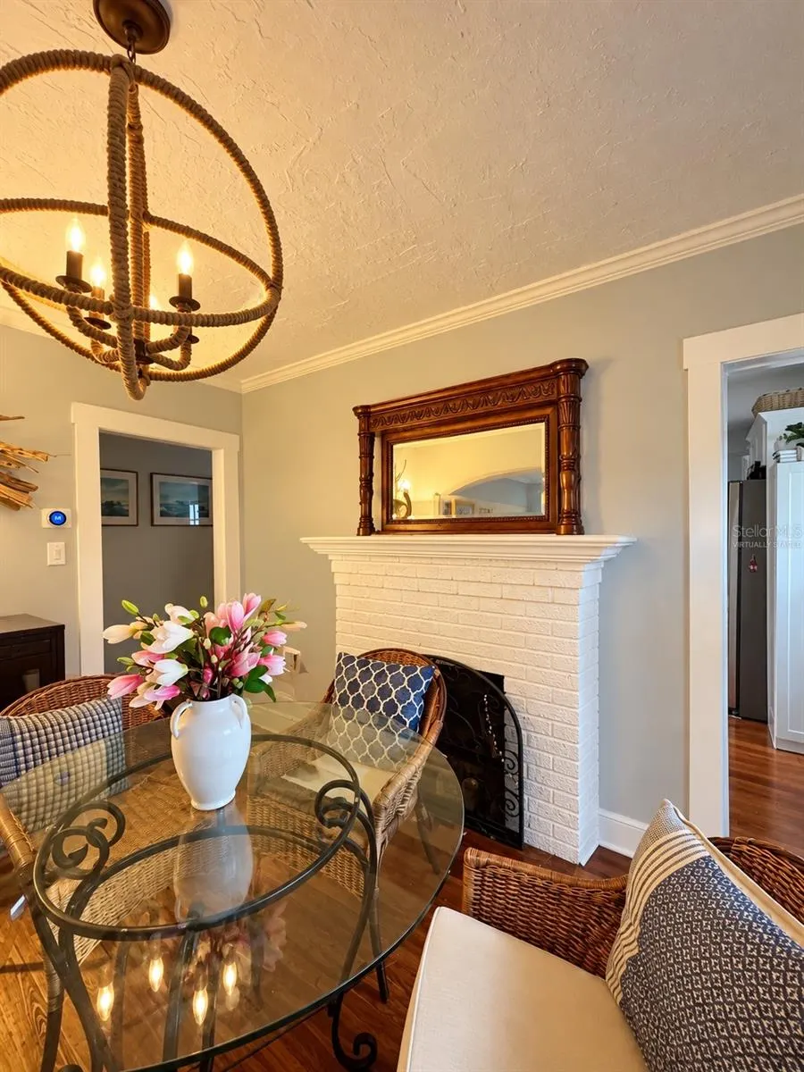 1777 ALTA VISTA ST
