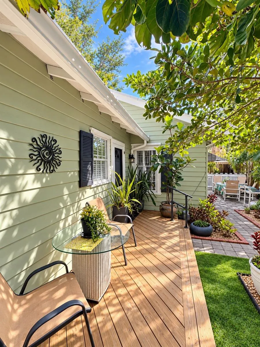 1777 ALTA VISTA ST