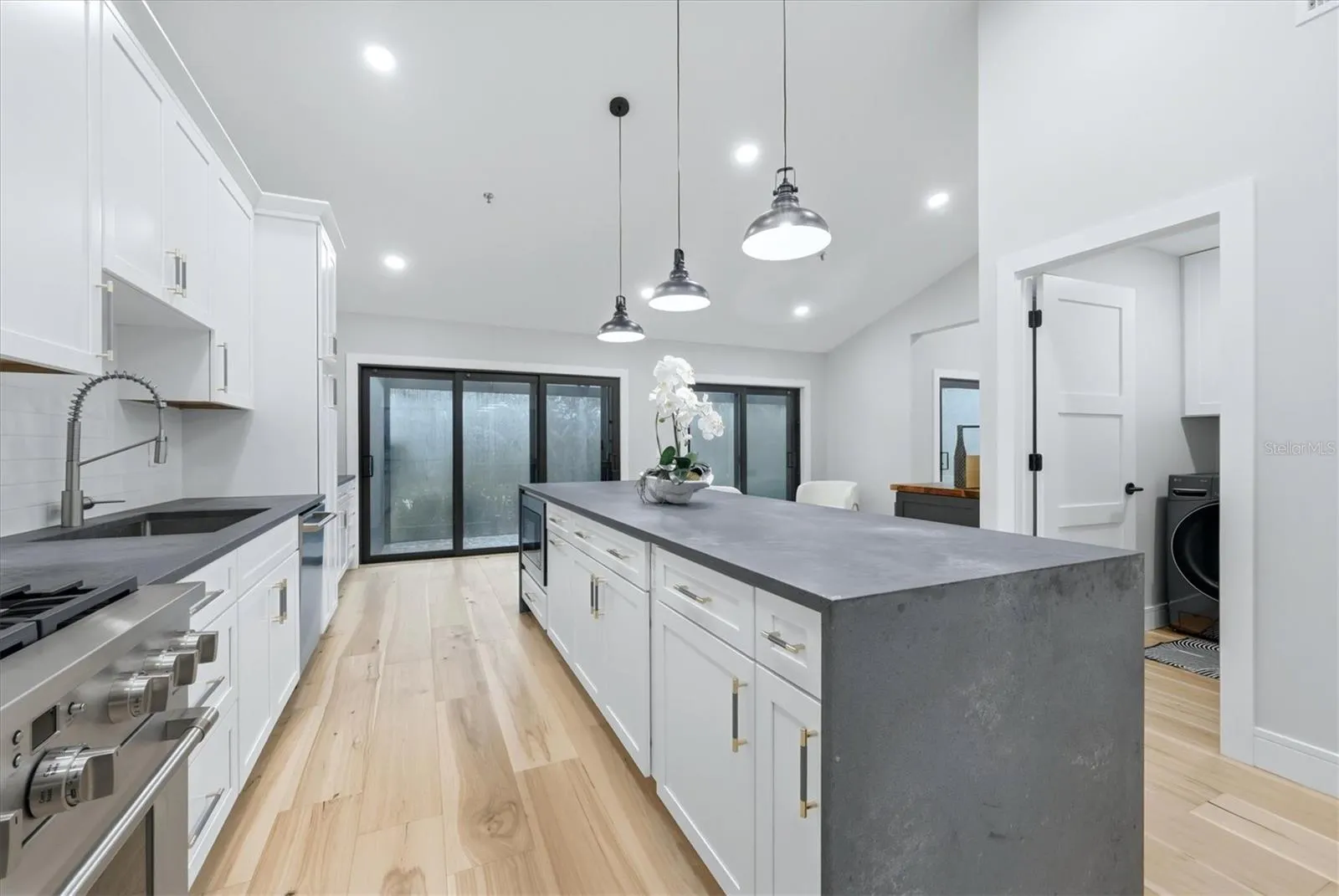2141 HARBOURSIDE DR #1203 #1203
