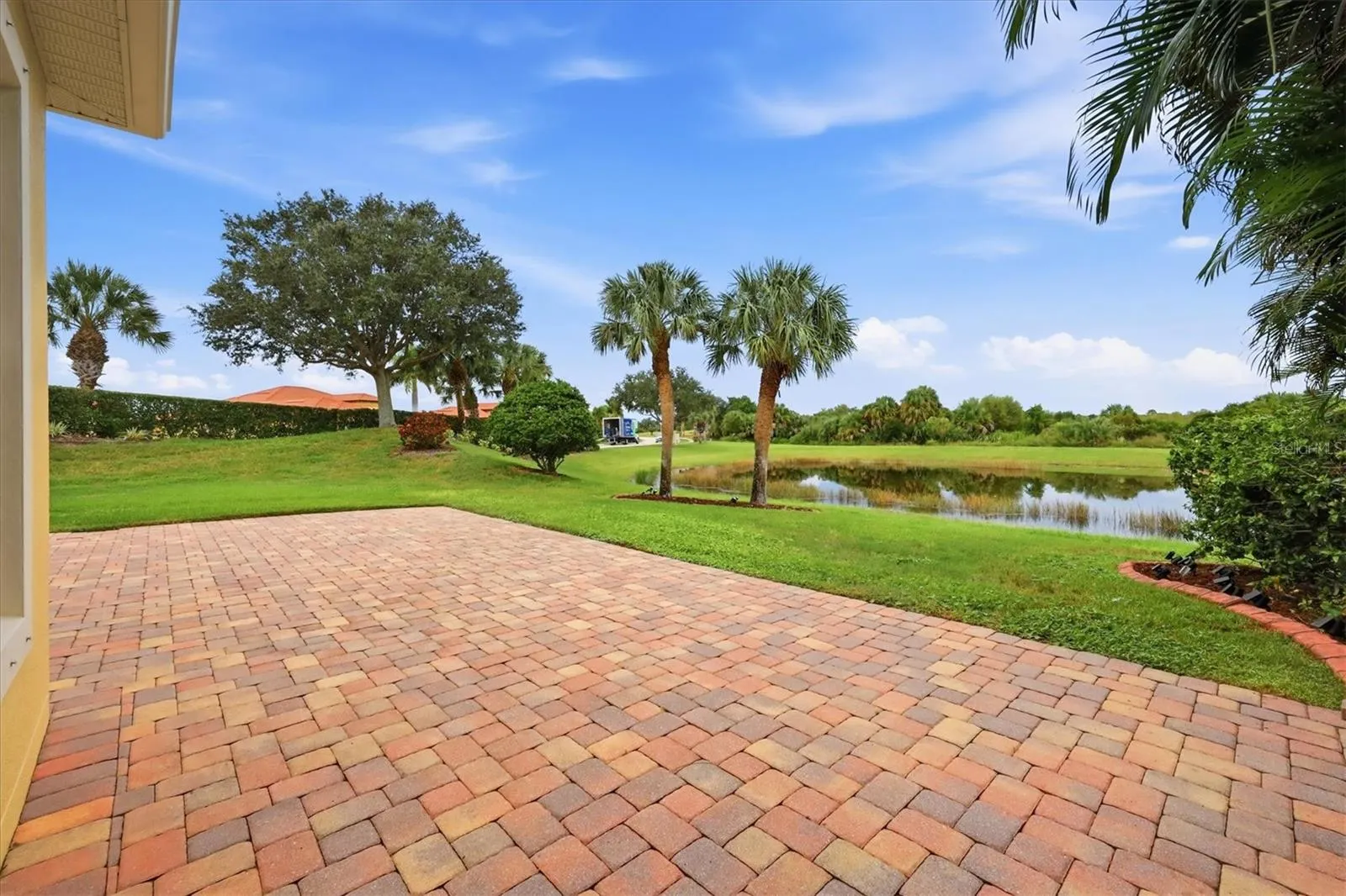 23901 WAVERLY CIR