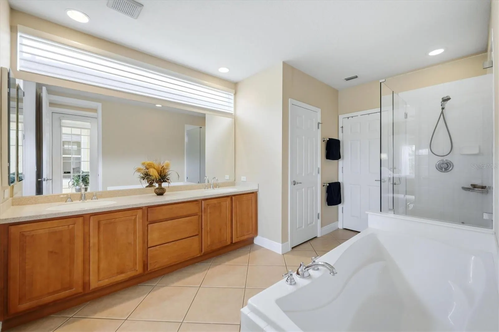 23901 WAVERLY CIR