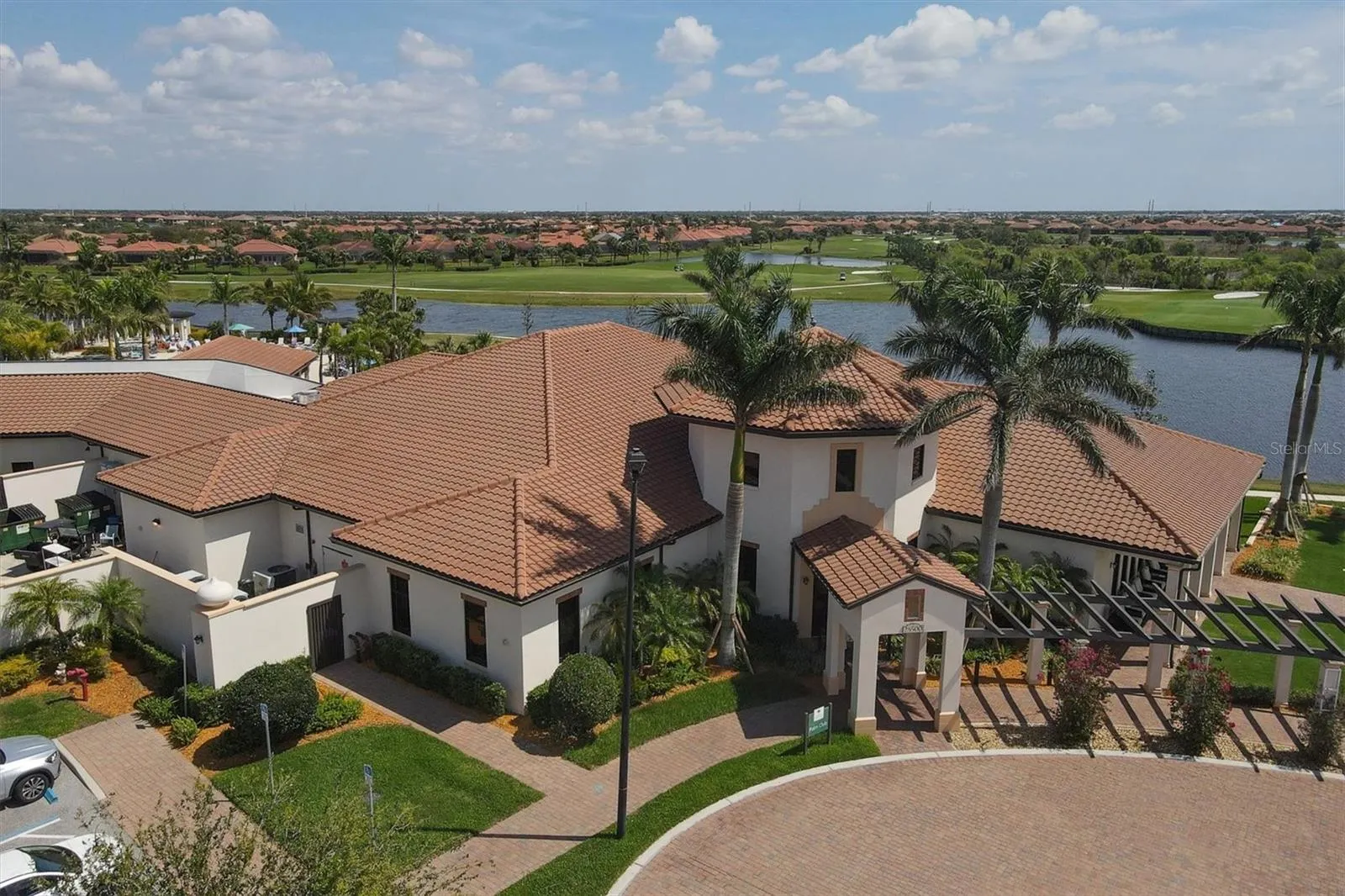 23901 WAVERLY CIR