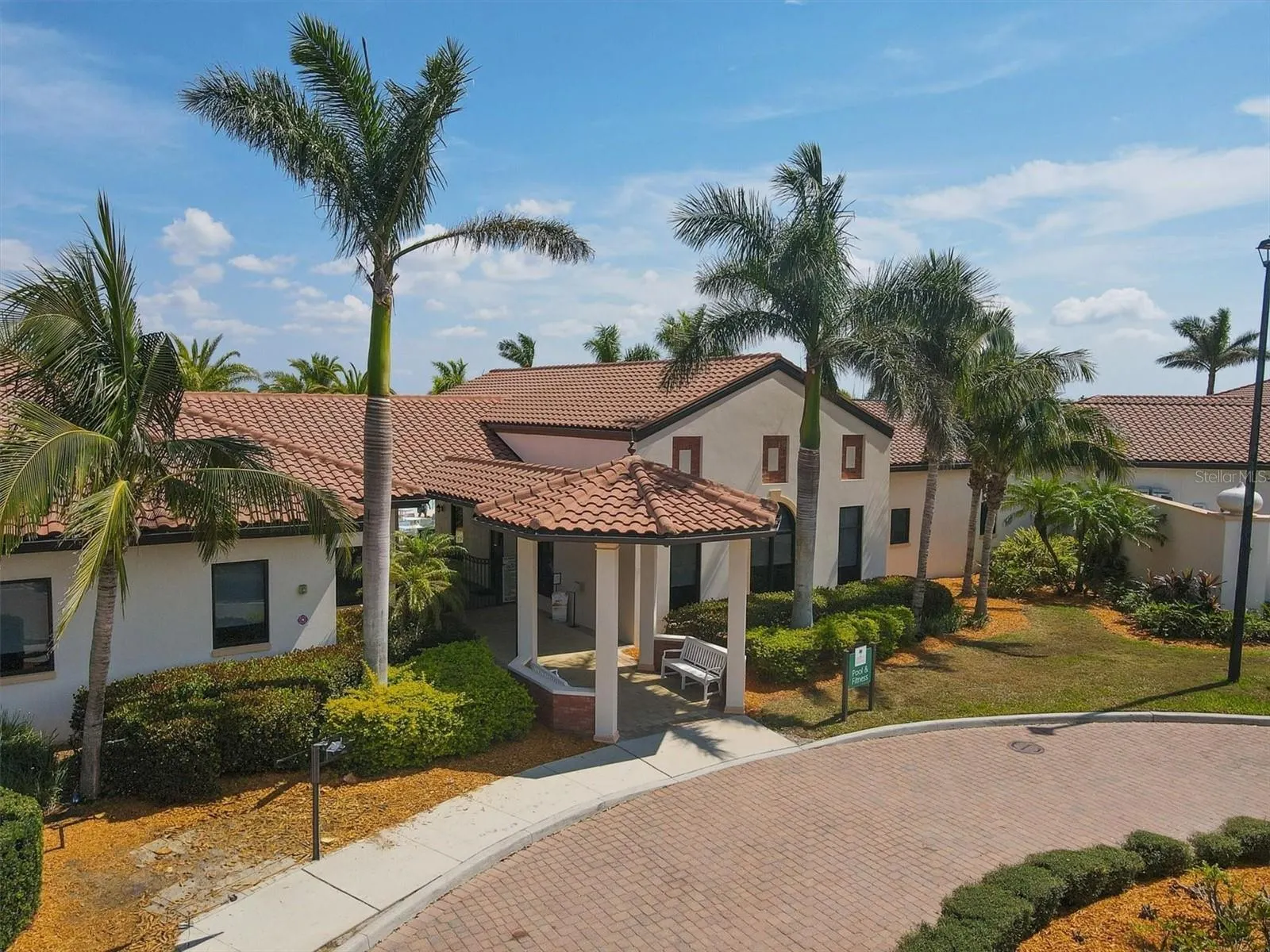 23901 WAVERLY CIR