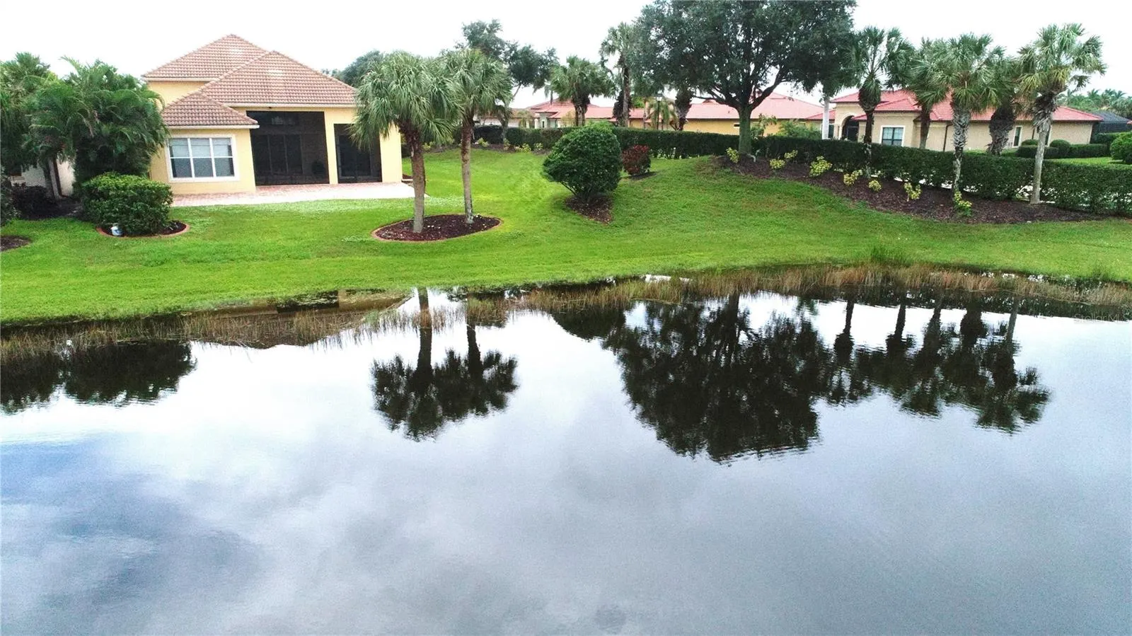 23901 WAVERLY CIR