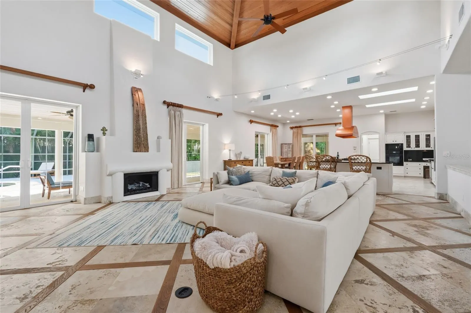 4307 CAMINO REAL