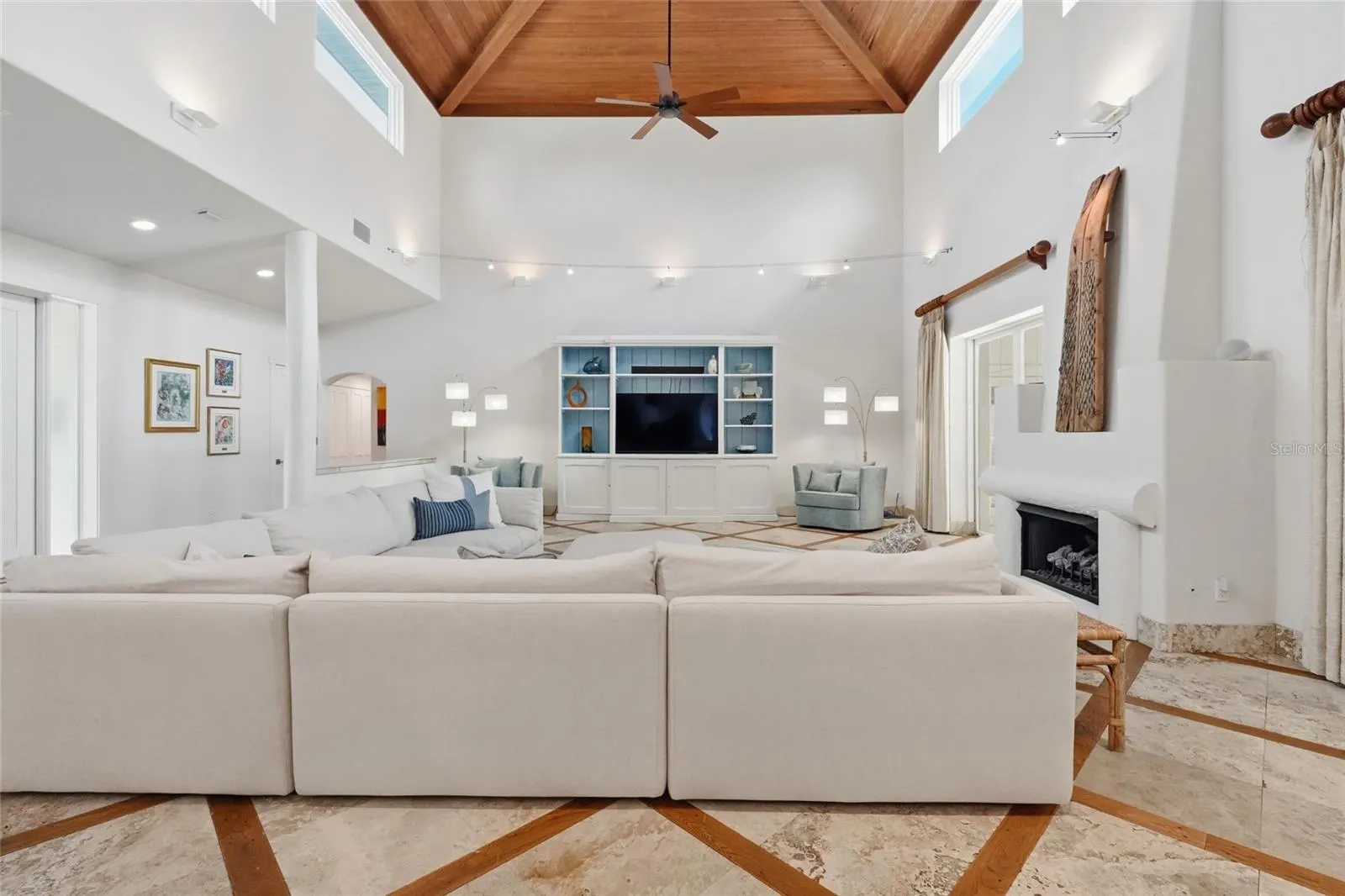 4307 CAMINO REAL