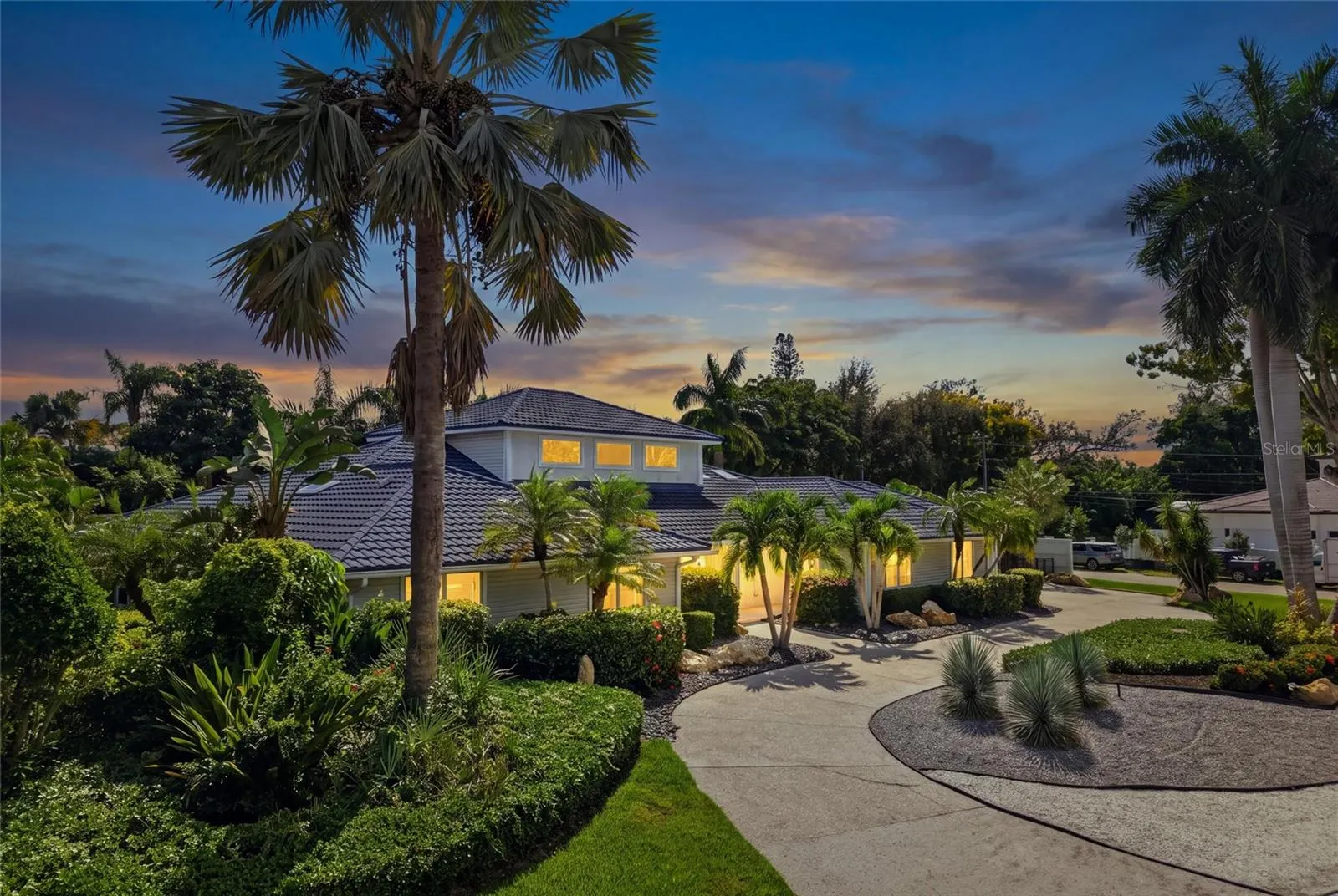 4307 CAMINO REAL