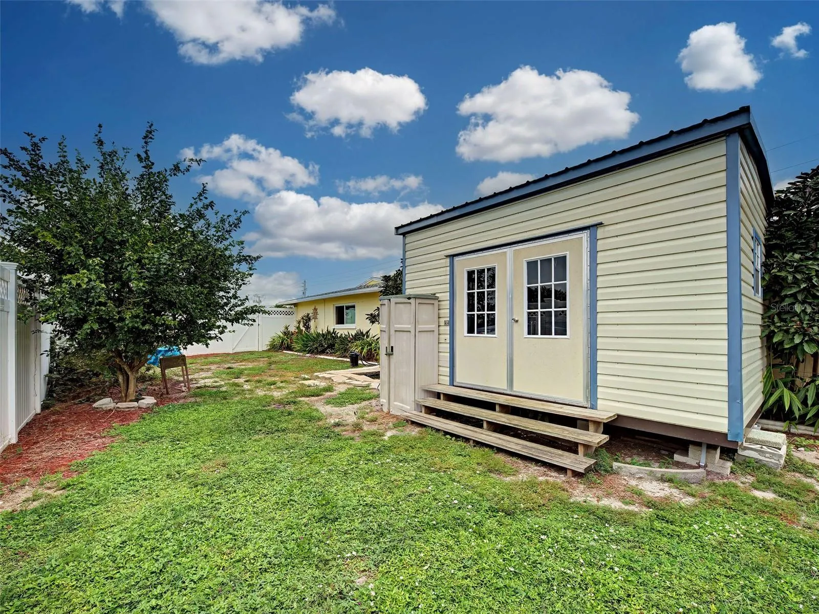 612 GLEN OAK RD