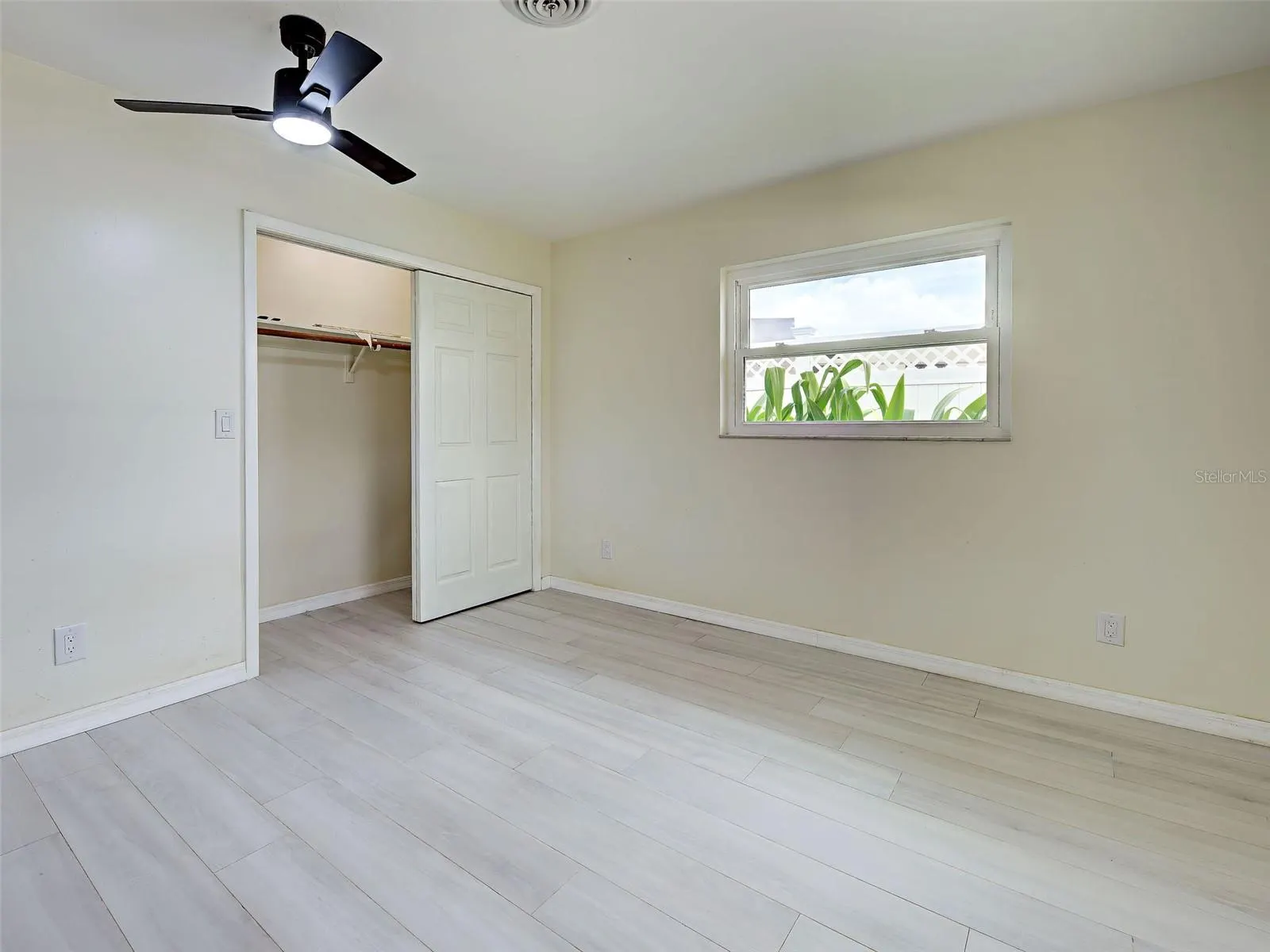 612 GLEN OAK RD