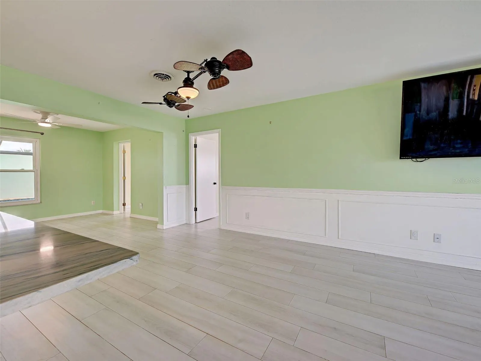 612 GLEN OAK RD