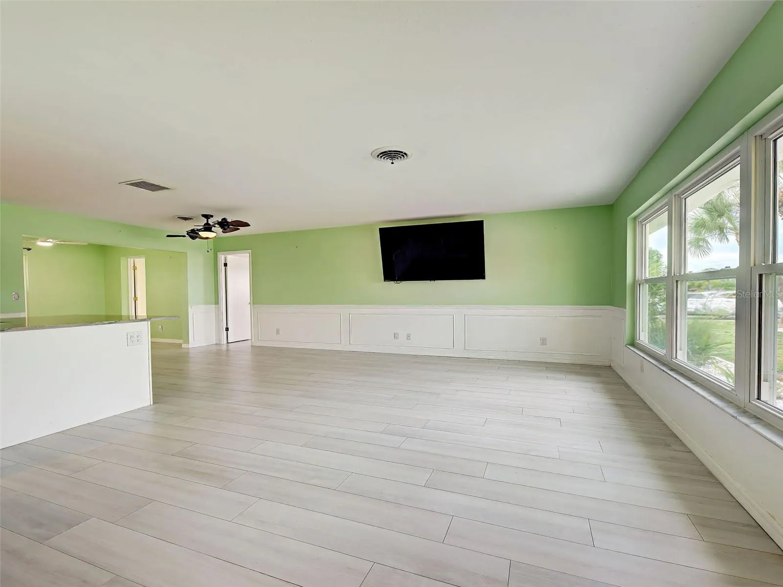 612 GLEN OAK RD