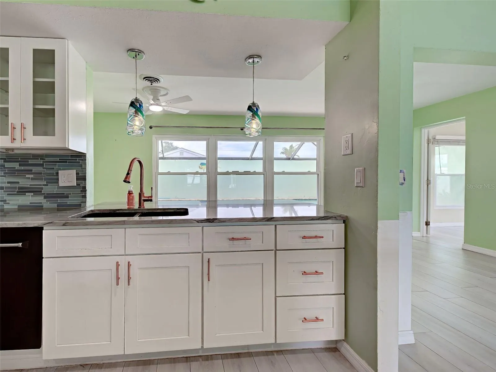 612 GLEN OAK RD
