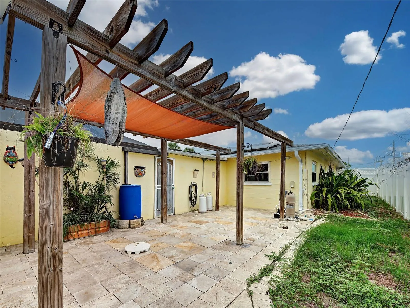 612 GLEN OAK RD