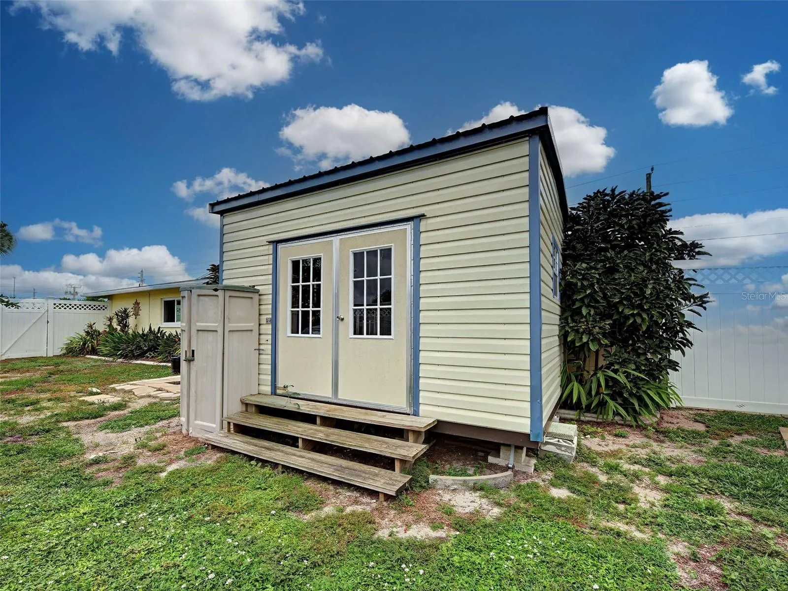 612 GLEN OAK RD