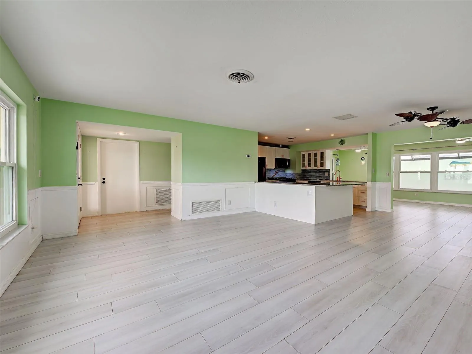 612 GLEN OAK RD