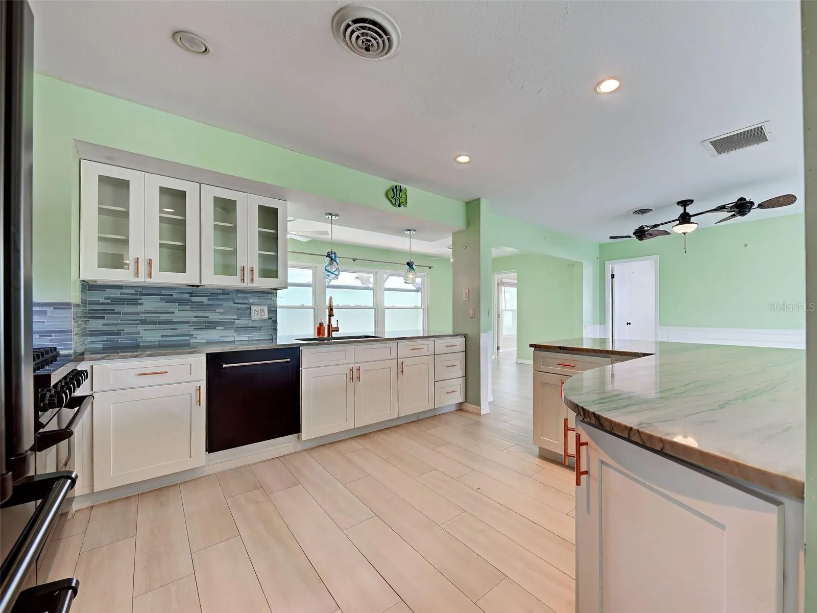 612 GLEN OAK RD