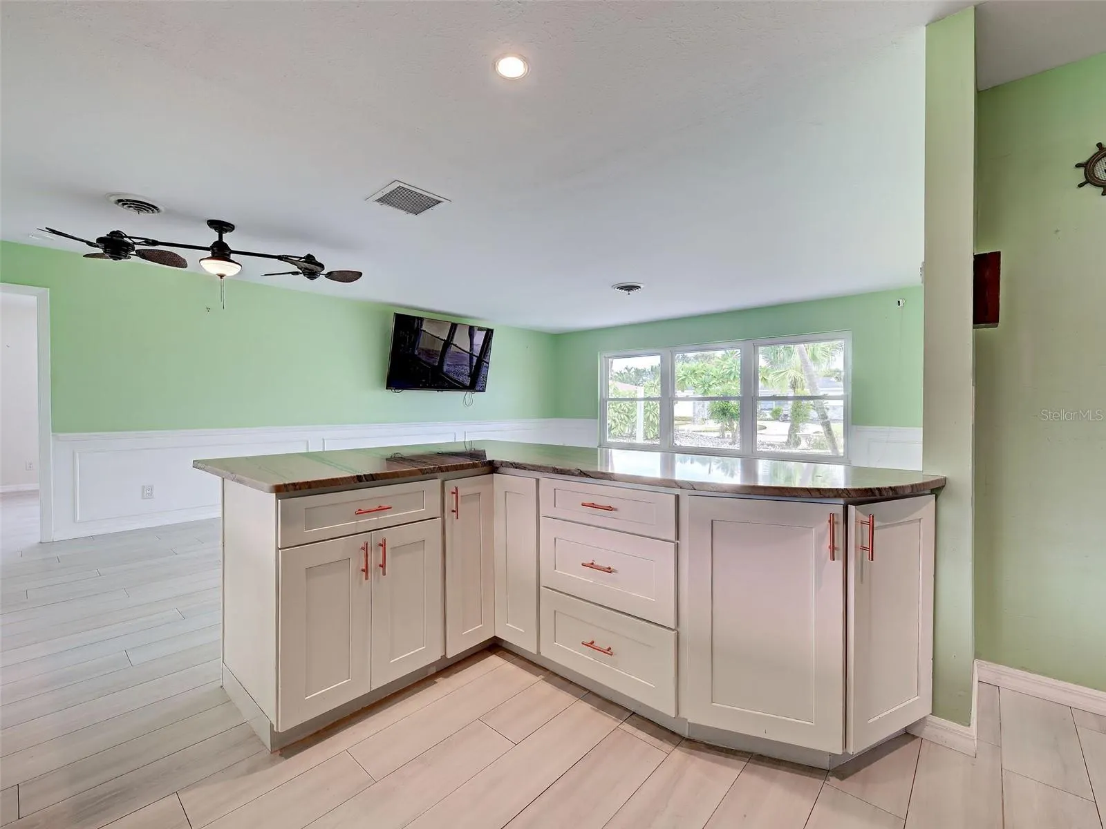 612 GLEN OAK RD