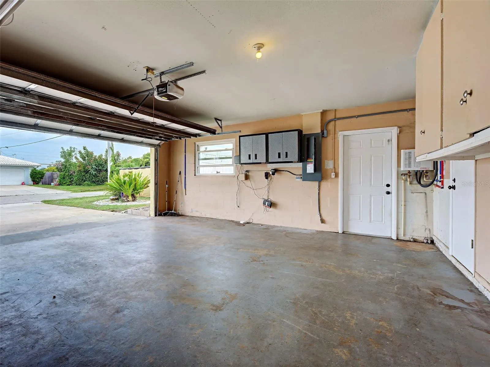 612 GLEN OAK RD