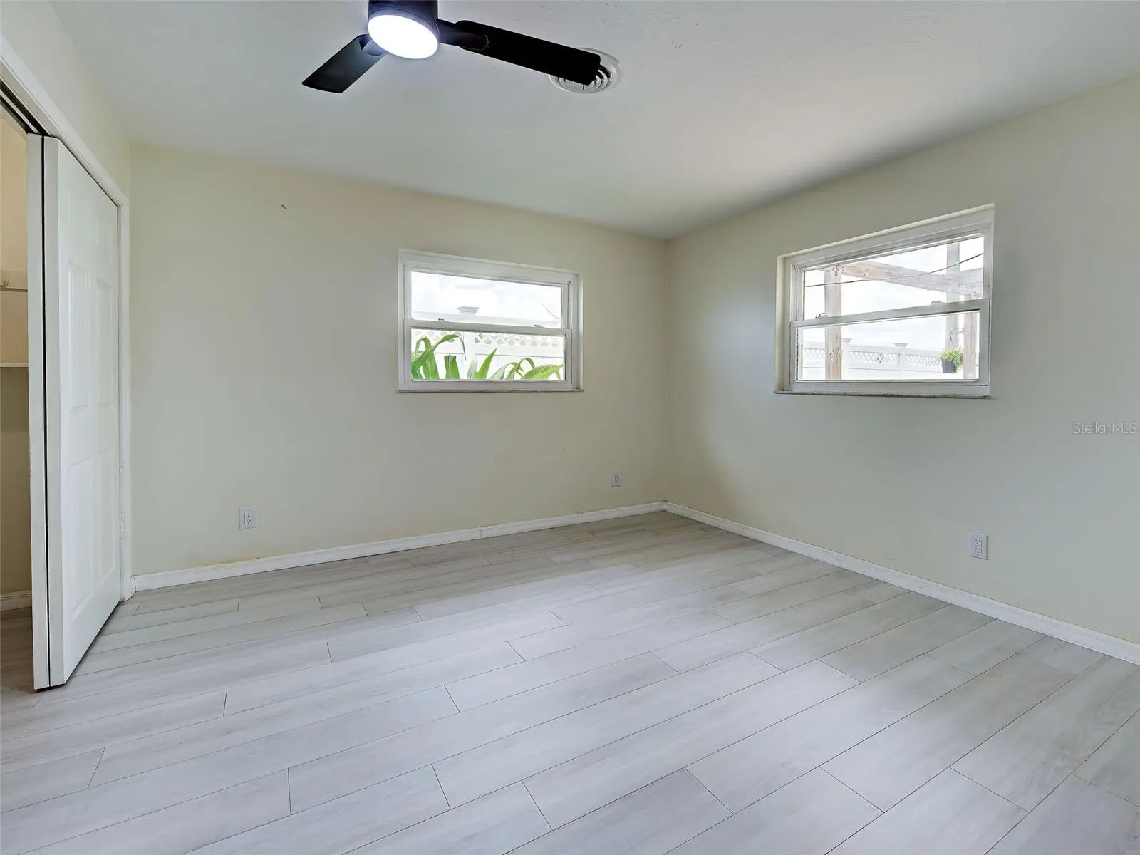 612 GLEN OAK RD