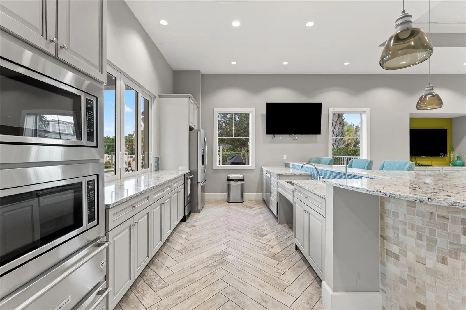 12111 BLUE HILL TRL