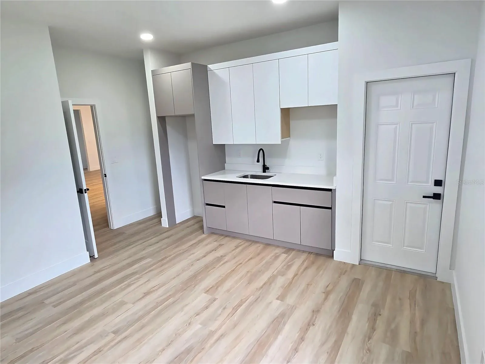 3126 BELLEVILLE TER