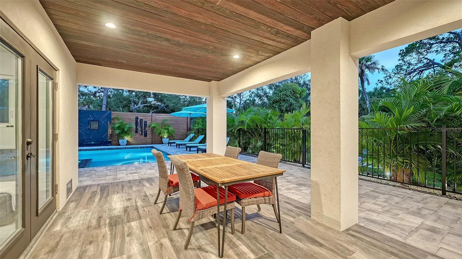 327 ROBERTS RD