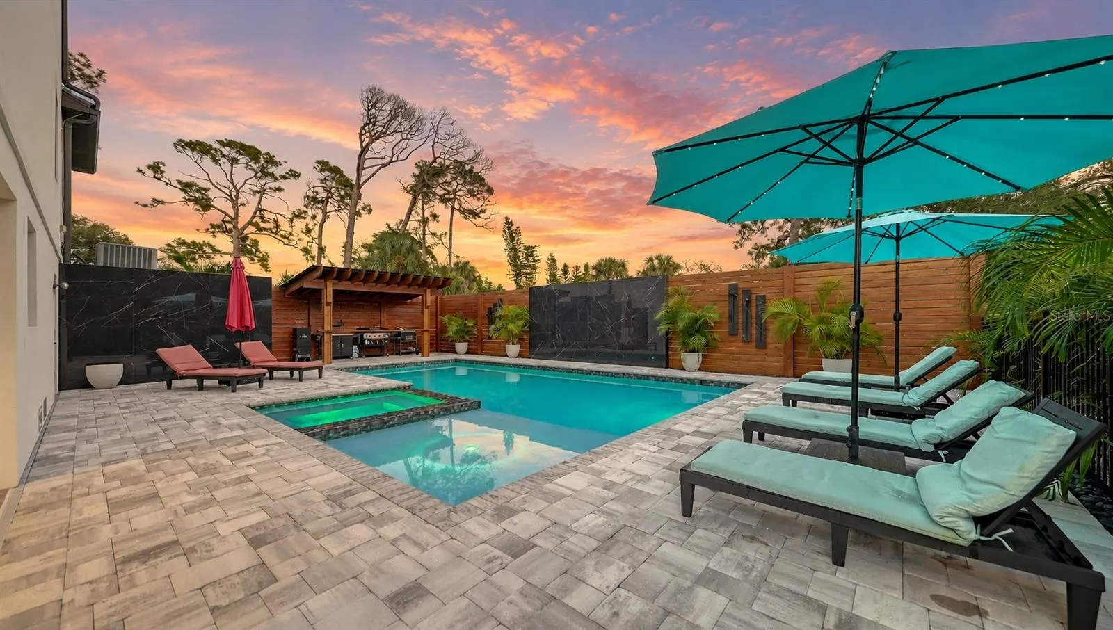 327 ROBERTS RD