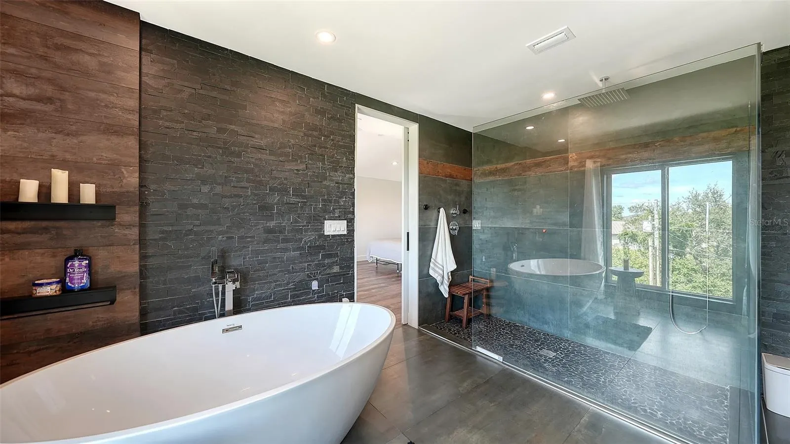 327 ROBERTS RD