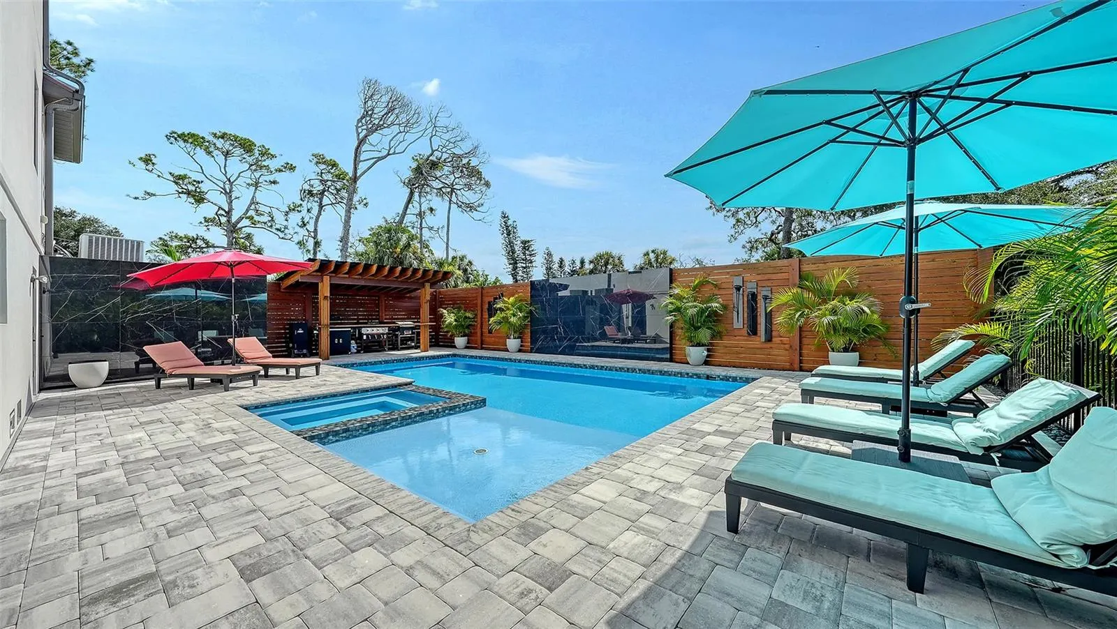 327 ROBERTS RD
