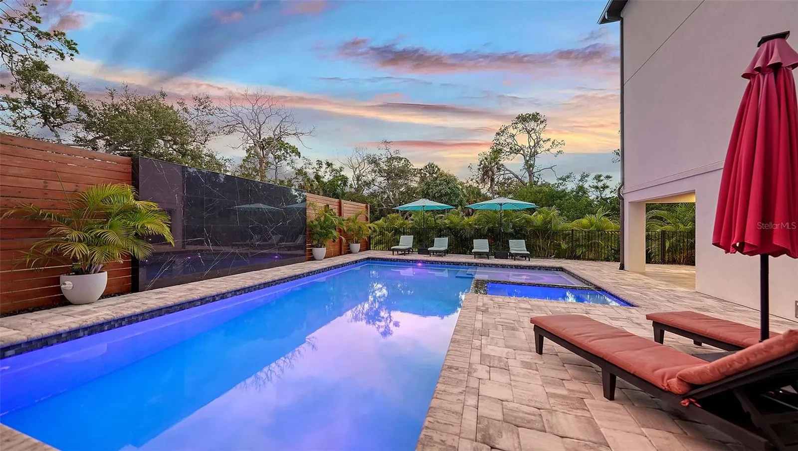 327 ROBERTS RD