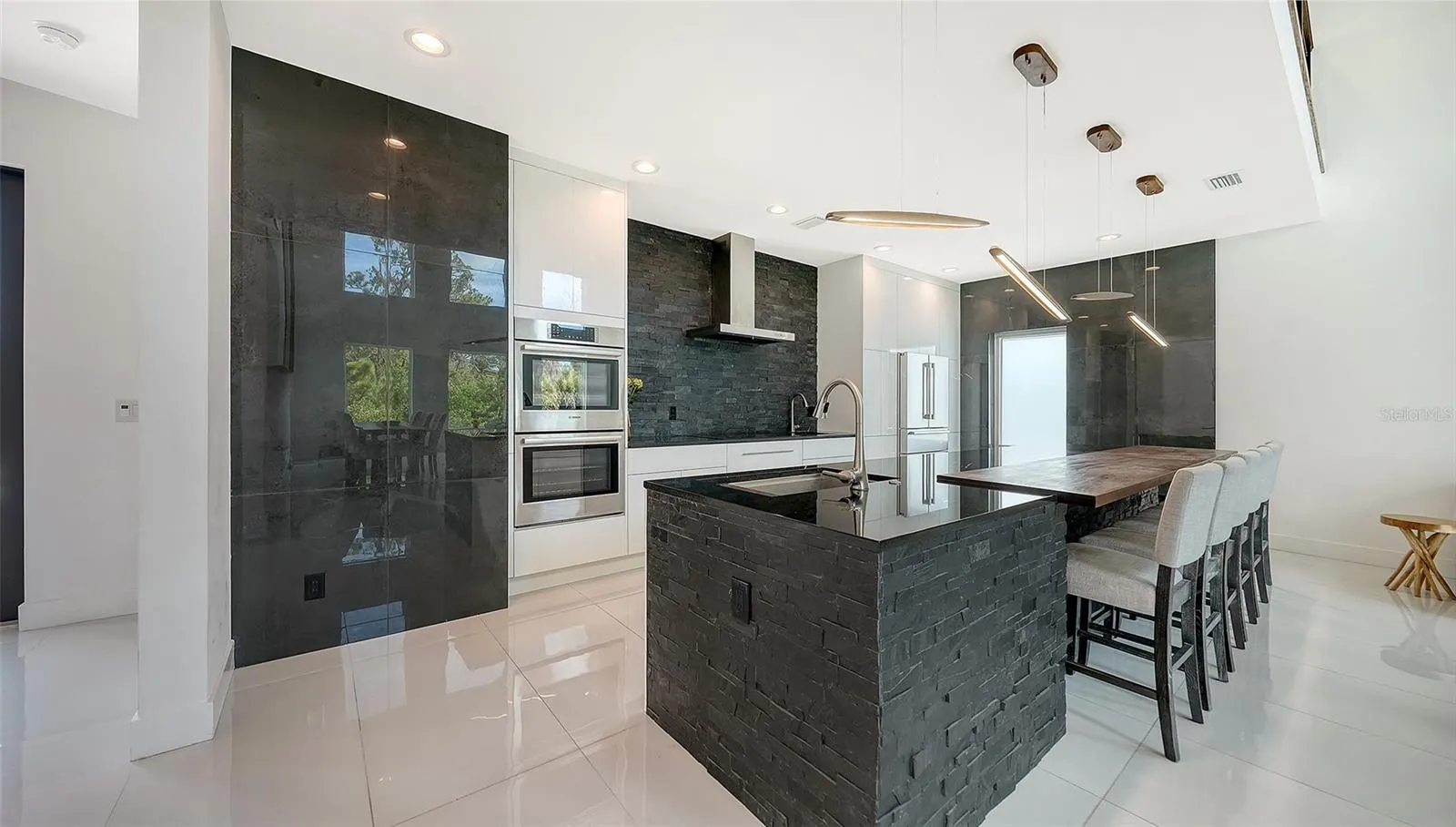 327 ROBERTS RD