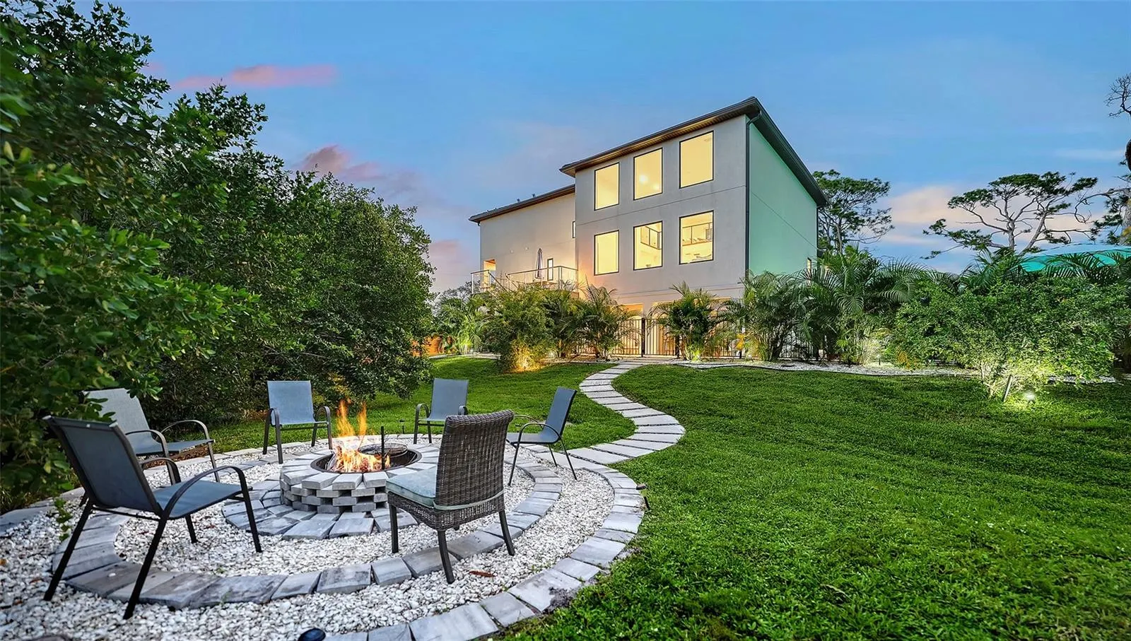327 ROBERTS RD