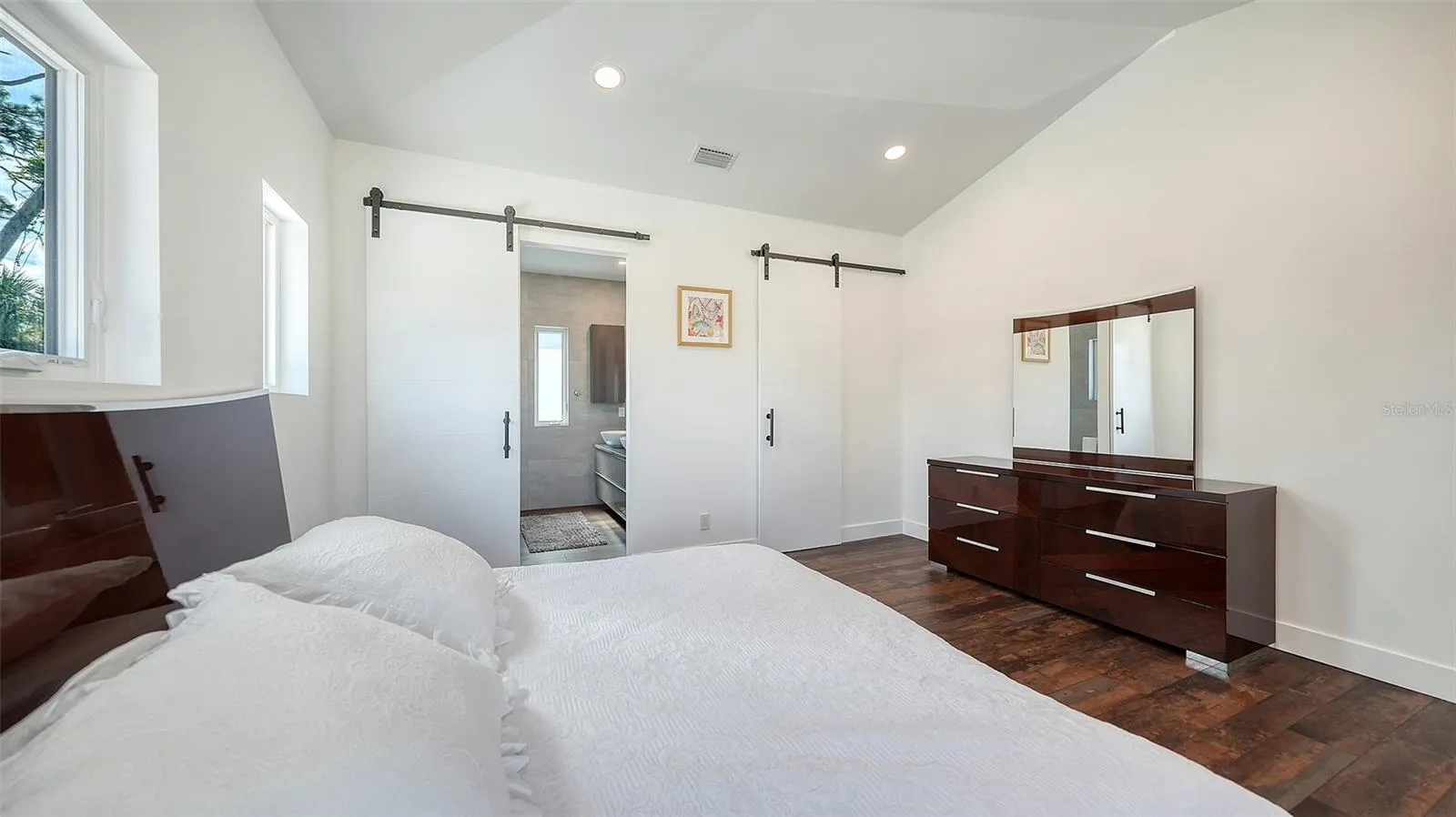 327 ROBERTS RD