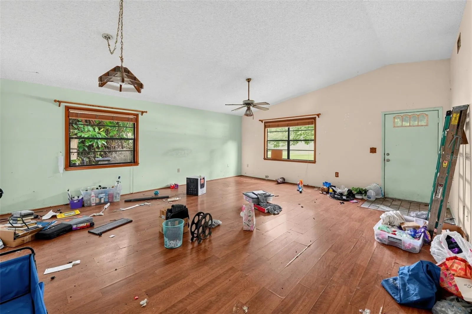 2219 11TH AVE W