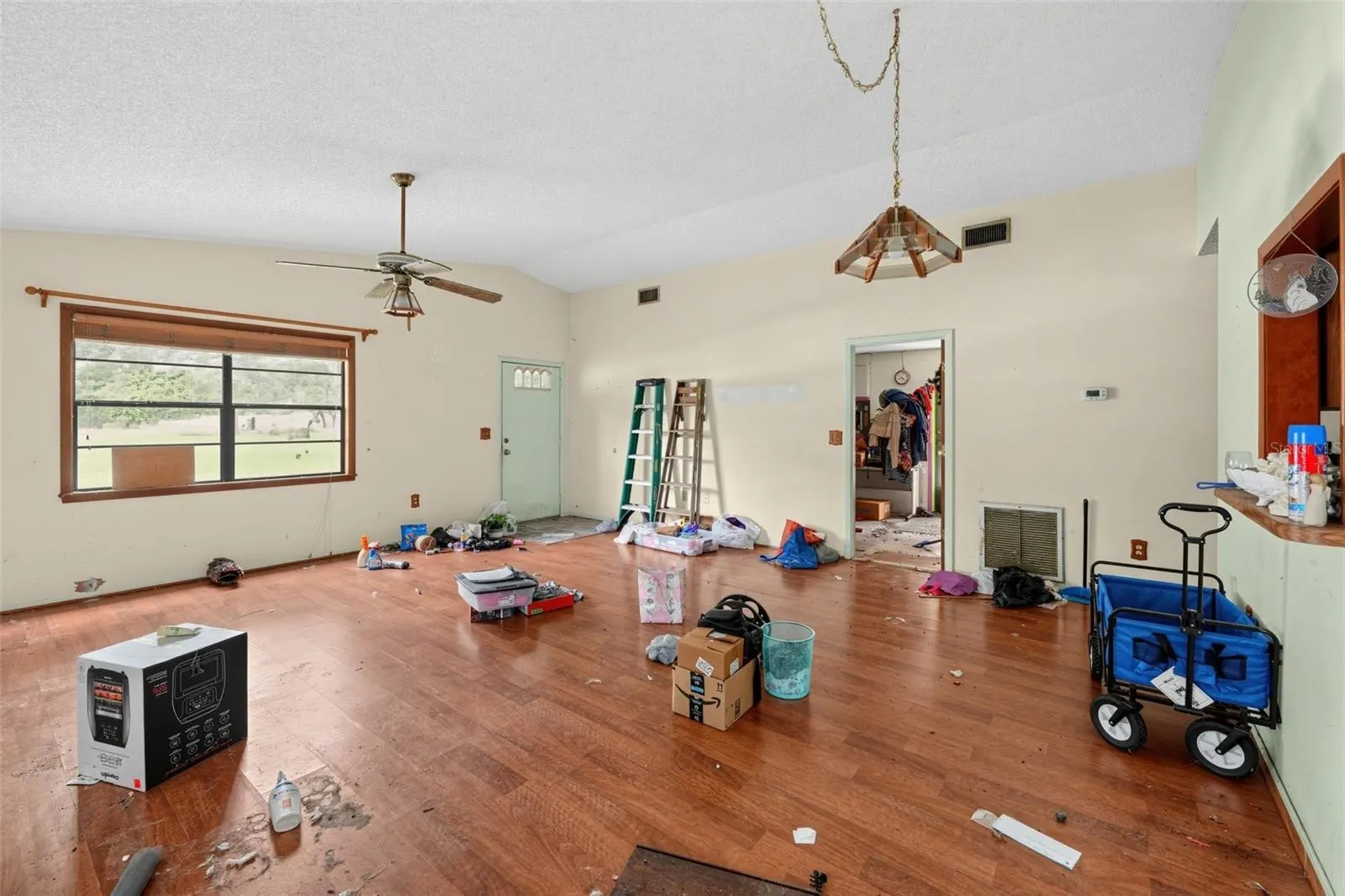 2219 11TH AVE W
