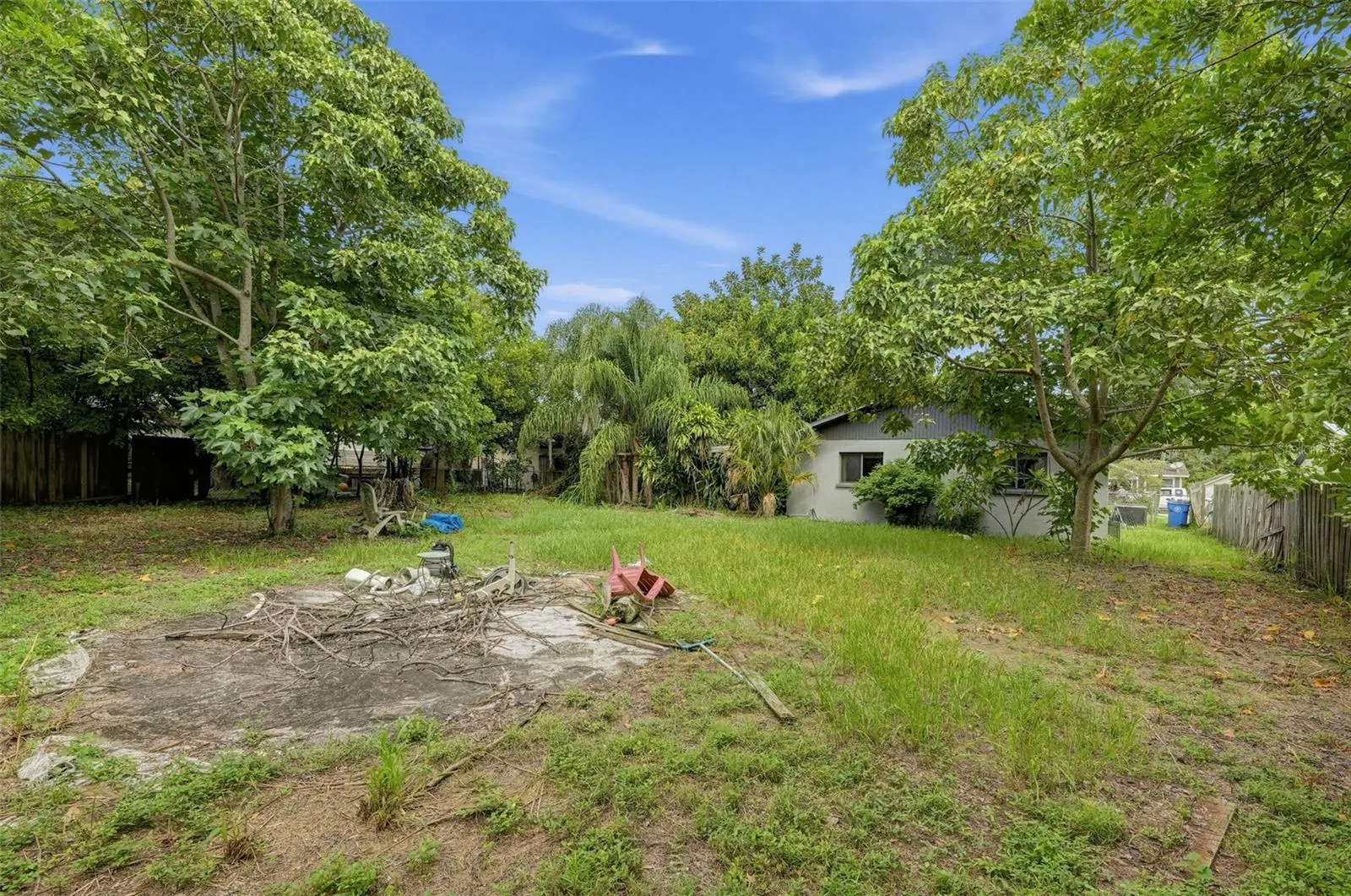 2219 11TH AVE W