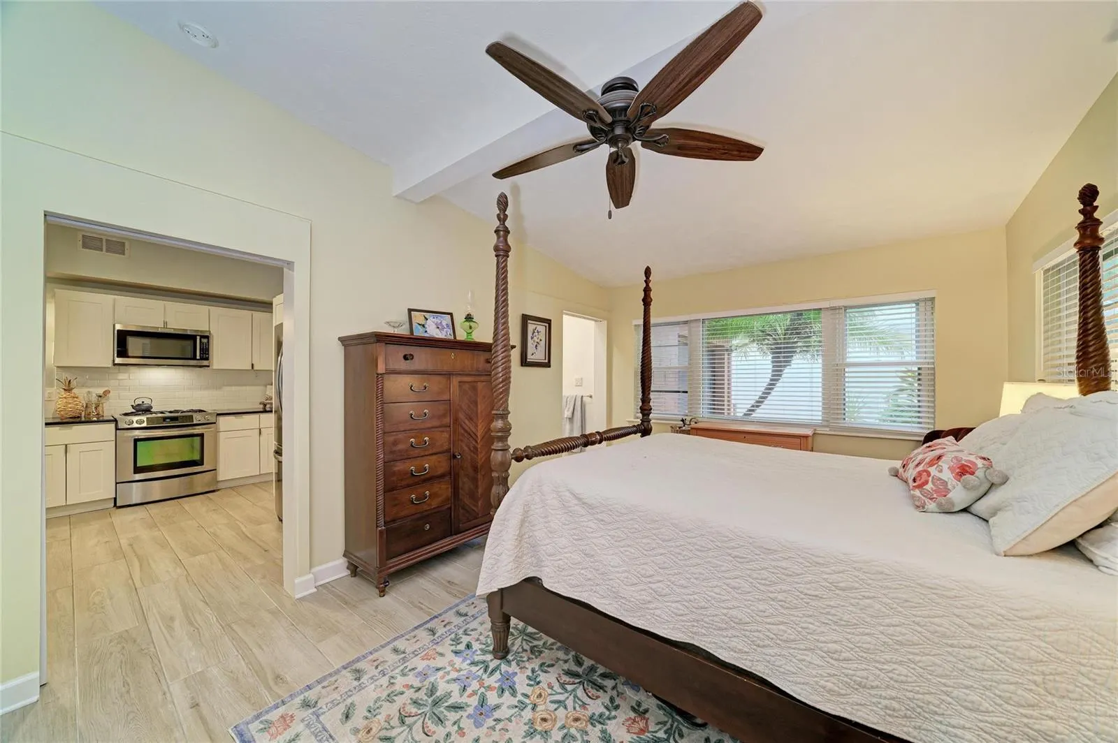 126 HOLLY AVE
