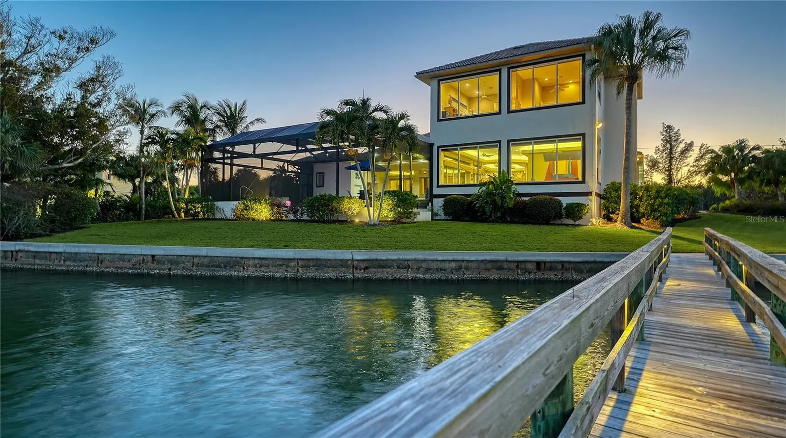 8017 MANASOTA KEY RD