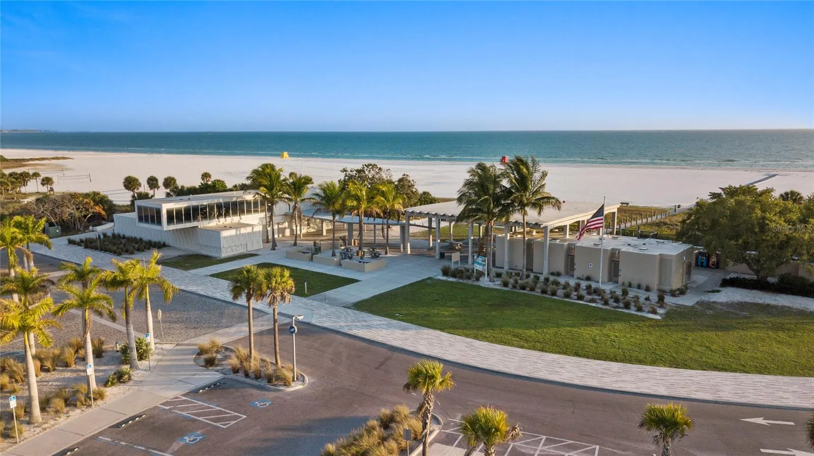 366 S CREEK CT