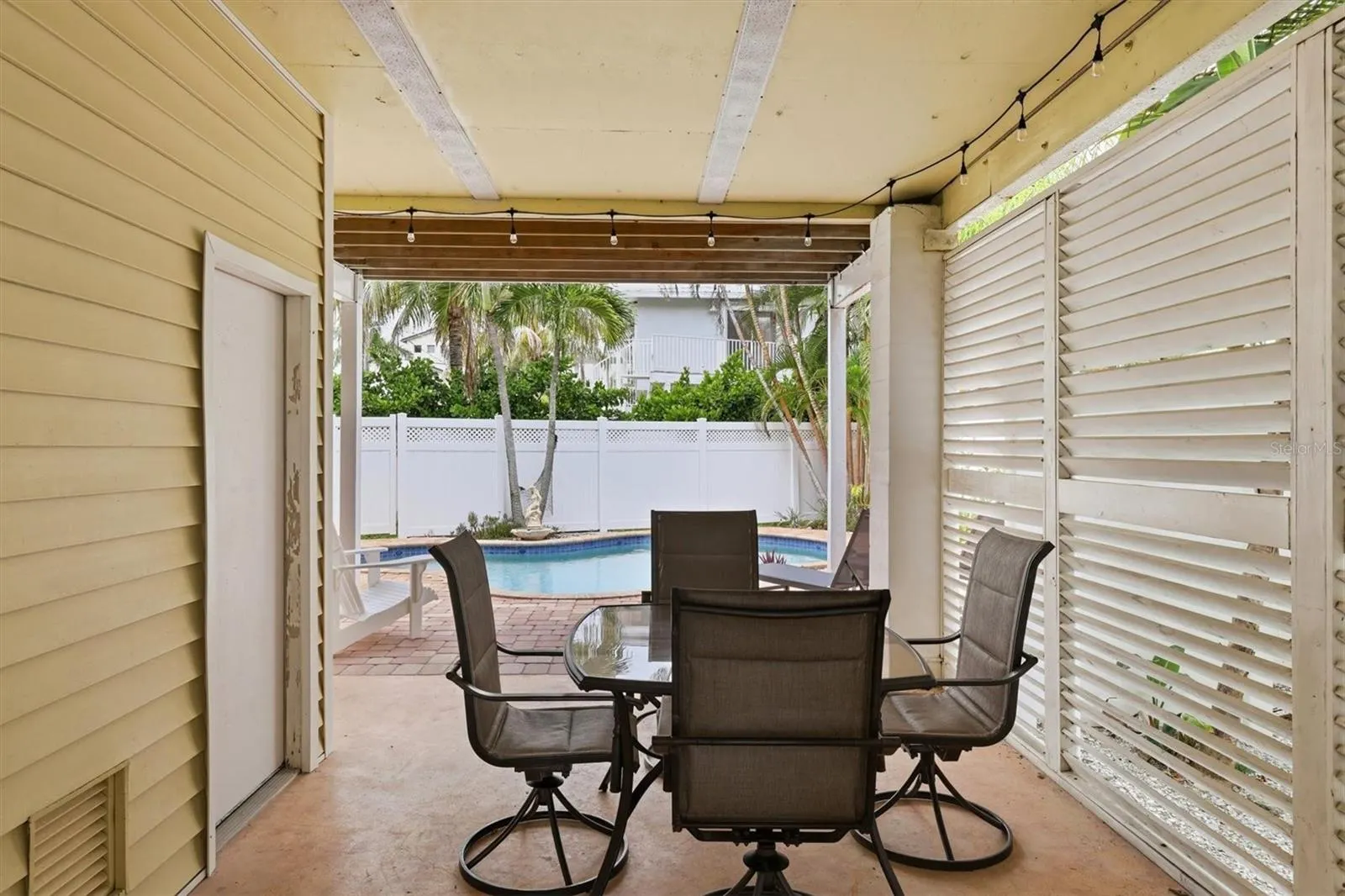 783 JACARANDA RD